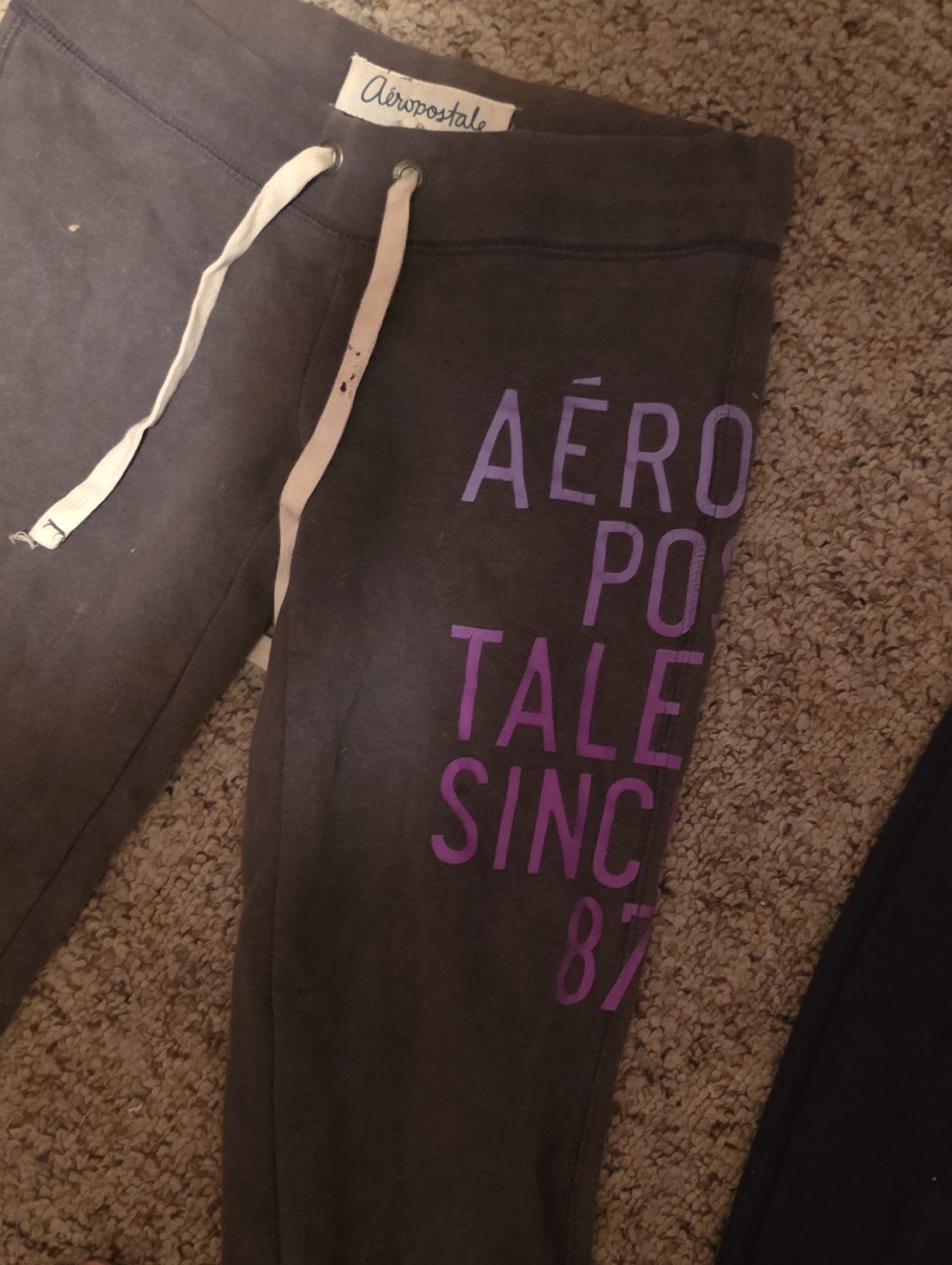 2 Aeropostale Girls Black Jogger Pants with Purple and Coral Logo - Picture 7 of 11